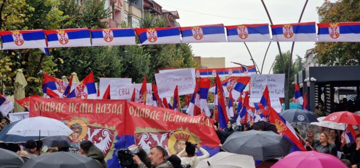 severna mitrovica srpske zastave foto balkanfacts