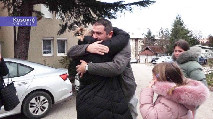 Dusan Milanovic sa svojom porodicom Kosovo onlajn