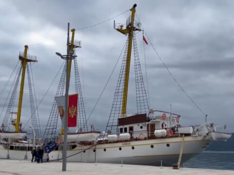 Brod Jadran Foto Printskrin RTCG