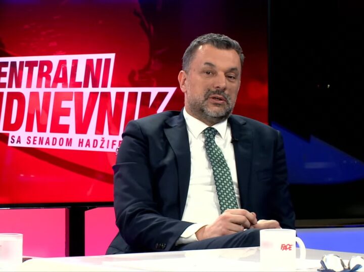 Dino Konaković Foto Printskrin Face to face