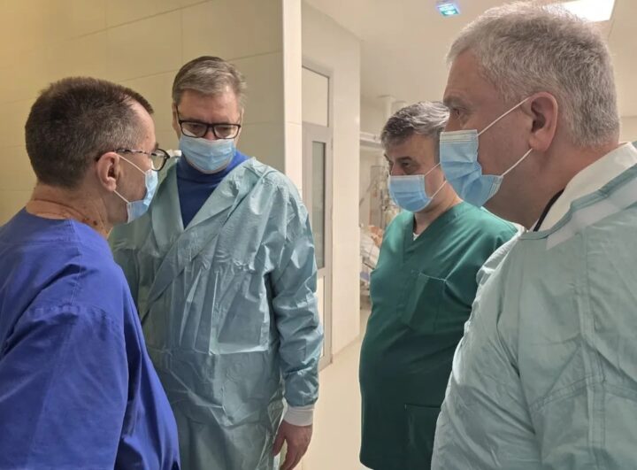 Aleksandar Vucic obisao Vukasina Crncevica povredjenog pri padu nadstresnice Foto Instagram buducnostsrbijeav