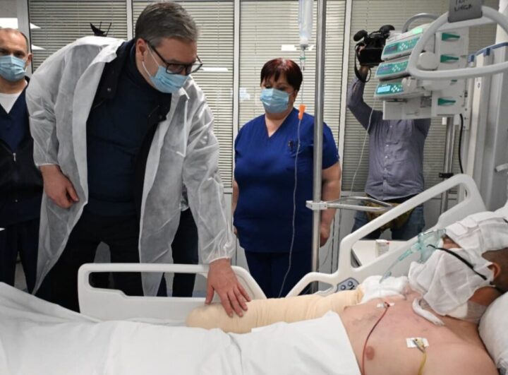 Vucic obisao povredjene Makedonce Foto Instagram buducnostsrbijeav