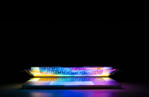 Kompjuter internet Image by Joshua Woroniecki from Pixabay
