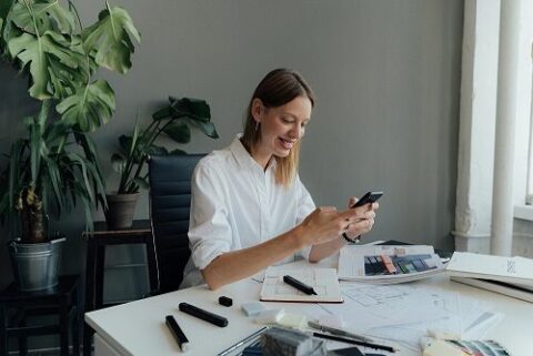 Žena - posao - pexels