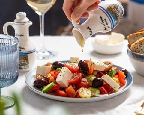 Salata Image by Galina Afanaseva from Pixabay