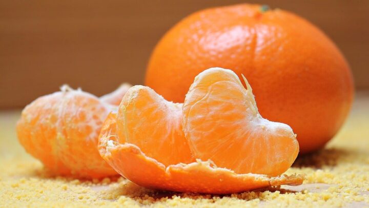Mandarina Image by NoName_13 from Pixabay